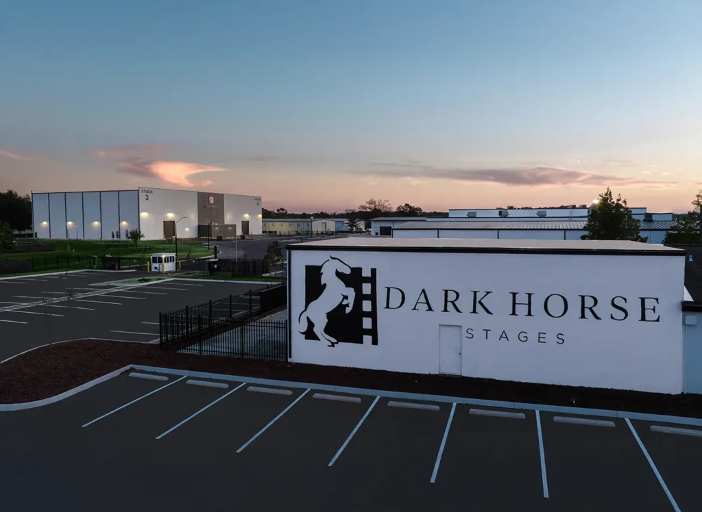 set of dark horse stages