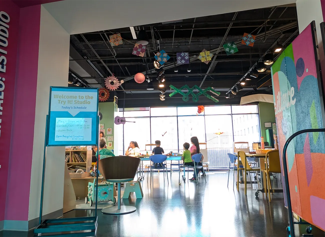 Kaleideum Try It! Studio