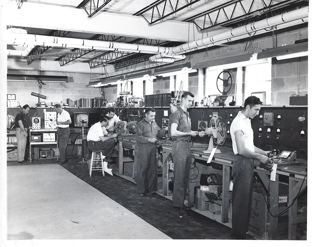 dick's apprentice training in 1952